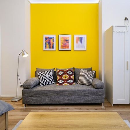 Stylish Yellow Suite In The Heart Of בודפשט מראה חיצוני תמונה