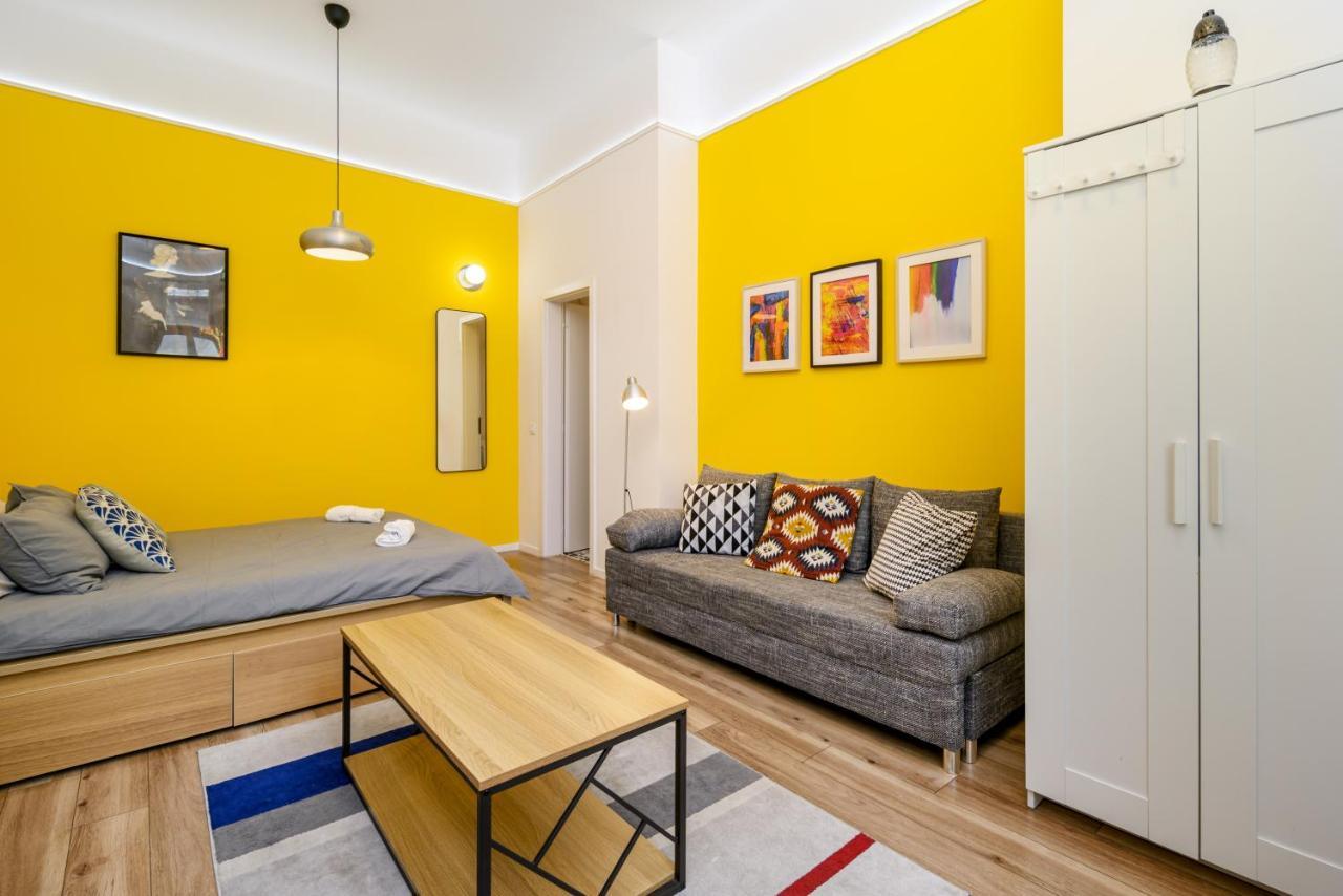 Stylish Yellow Suite In The Heart Of בודפשט מראה חיצוני תמונה
