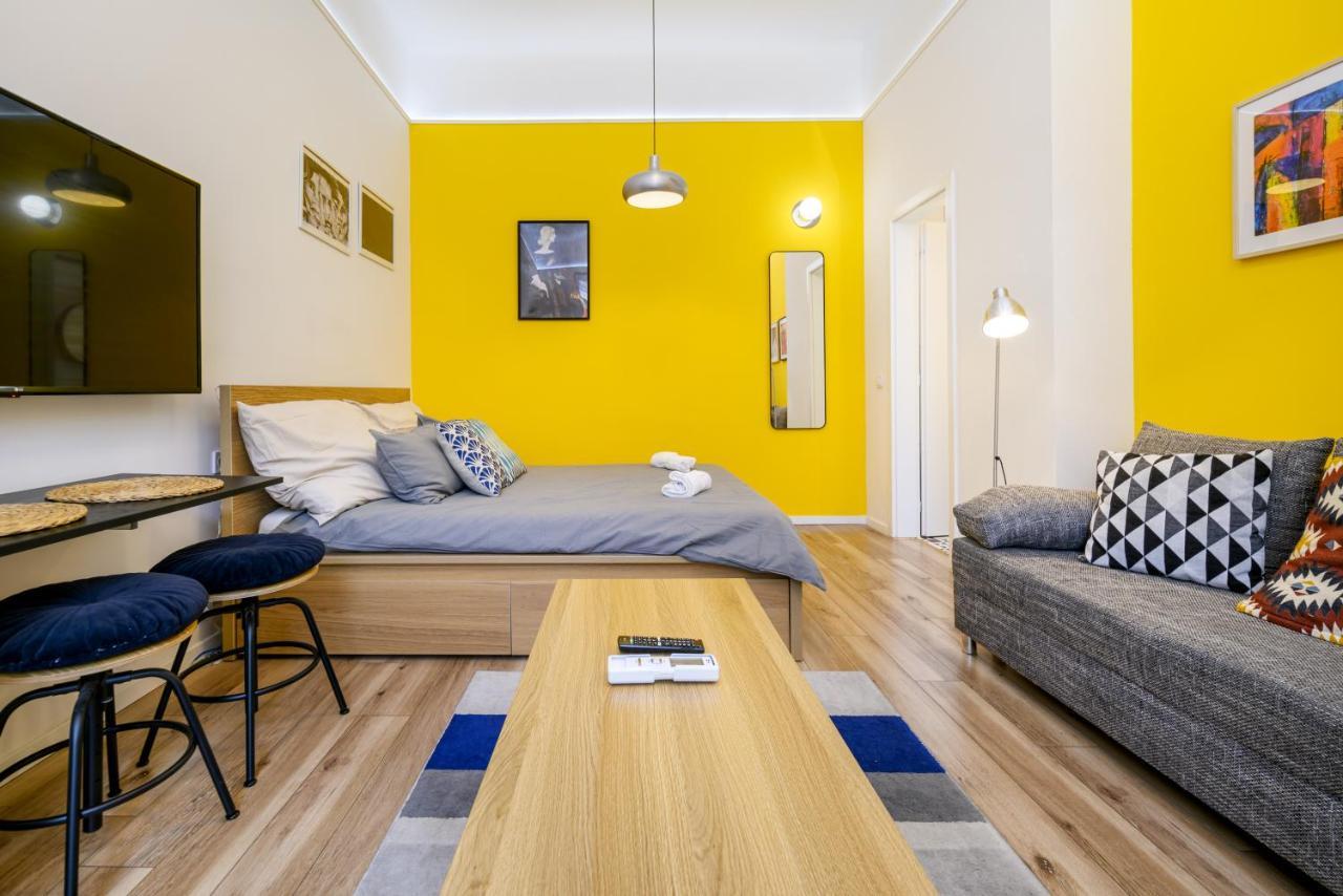Stylish Yellow Suite In The Heart Of בודפשט מראה חיצוני תמונה