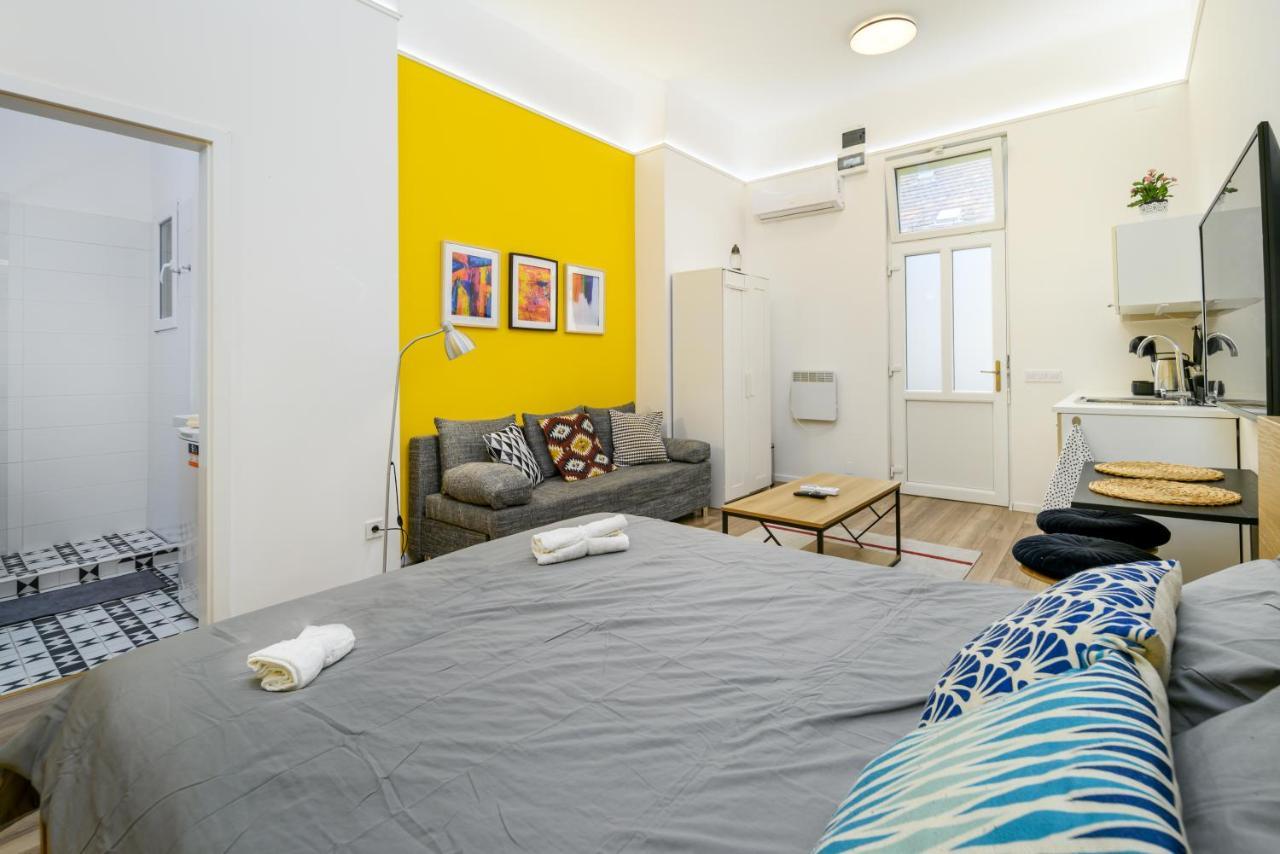 Stylish Yellow Suite In The Heart Of בודפשט מראה חיצוני תמונה